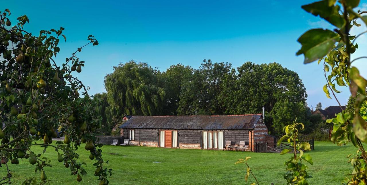 The Tool Shed Villa Уимборн Минстър Екстериор снимка